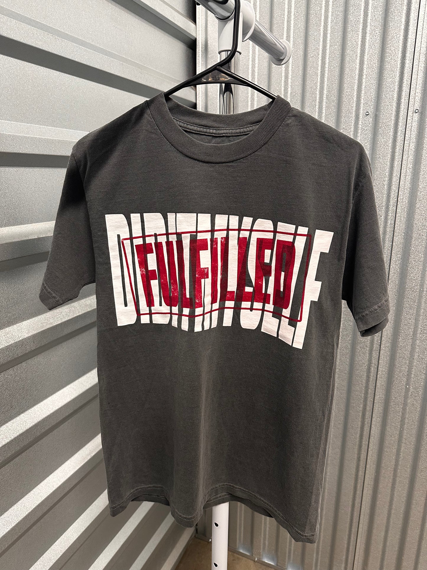 FULFILLED TEE RED